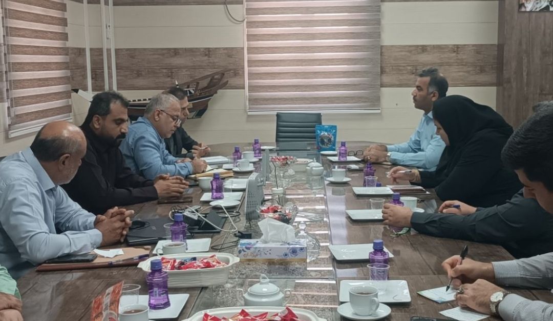 جلسه زنجیره ارزش آبزیان بوشهر با حضور دکتر میرصالح‌پور و مدیرکل شیلات